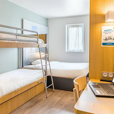 Tours Nord 2 La Petit Arche 2*